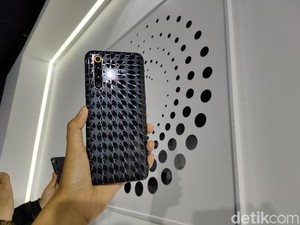 Realme X50 5G Hadir Dalam Versi Point and Line