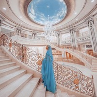 Terlihat mudah mendapatkan uang dari media sosial, Tara mengaku sudah mulai belajar mendapatkan uang sejak remaja. Bahkan sebelum lulus kuliah, ia sudah menjalani berbagai profesi. Foto: Instagram @taramilktea