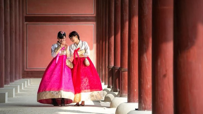 Hanbok Hanbok, Korean traditional silk dress., Holiday backgrounds, red, green, colorful, thanksgiving, embroidery,