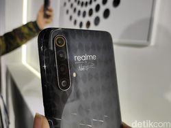 Penampakan Realme X50 5G Master Edition yang Serba Geometris