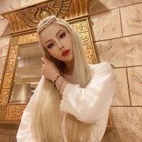 Berbicara tentang penampilan di masa lalu, Valerie bersikeras satu-satunya yang di operasi plastik adalah payudaranya. Sementara itu, untuk tubuhnya yang langsing ia mengaku hanya menjalani diet dan olahraga. Foto: Instagram