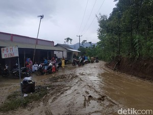 Anak Terabas Berjibaku Distribusi Logistik Bencana Alam