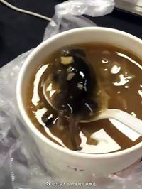 Hii Jijik! Wanita Ini Temukan Tikus Utuh Dalam Bubur yang Disantapnya