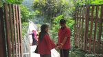 Potret Jembatan Gantung Instagramable di Sukabumi