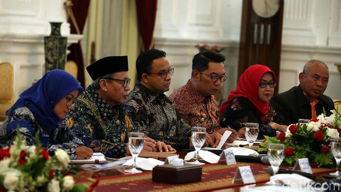 Kepala daerah, termasuk Gubernur DKI Jakarta Anies Baswedan rapat penanganan banjir/Foto: Rengga Sancaya Kepala daerah, termasuk Gubernur DKI Jakarta Anies Baswedan rapat penanganan banjir/Foto: Rengga Sancaya