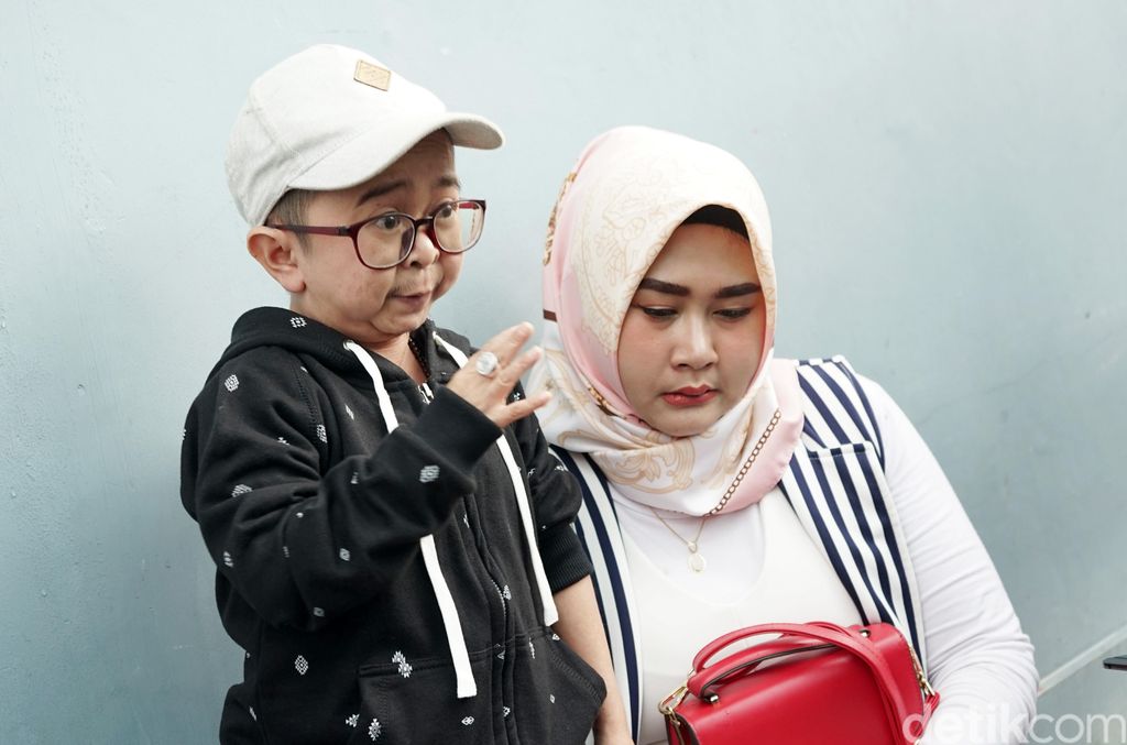 Daus Mini dan istrinya, Shelvie saat ditemui di studio Trans TV.