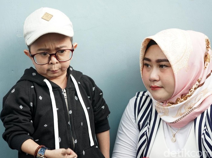 Daus Mini dan istrinya, Shelvie saat ditemui di studio Trans TV.