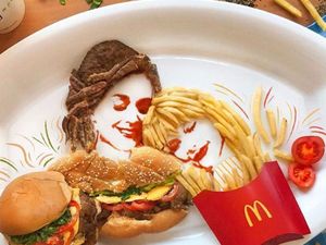 Keren! Bermodal Makanan Cepat Saji, Seniman Ini Bikin Karya Mengagumkan