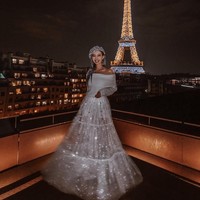 Dikatakan jika tahun lalu Tara mendapatkan 73 konten sponsor di Instagram-nya. Untuk setiap postingan, dilaporkan jika wanita 25 tahun tersebut menerima $15 ribu atau sekitar Rp 143 jutaan. Foto: Instagram @taramilktea