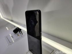 Penampakan Realme X50 5G Master Edition yang Serba Geometris