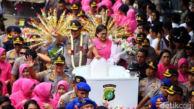 Melihat Kemeriahan Upacara Lepas Sambut Kapolda Metro Jaya