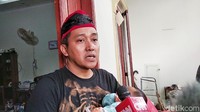 Suami Lina, Teddy, saat ditemui di kediamannya di Jl Neptunus, Bandung, Jawa Barat pada Rabu (8/1). 