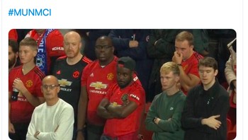 Mood fans MU yang buruk. Foto: Twitter