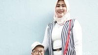 Daus Mini dan istrinya, Shelvie, saat ditemui di studio Trans TV, Kapten Tendean, Jakarta Selatan belum lama ini. Pool/Palevi S/detikFoto.