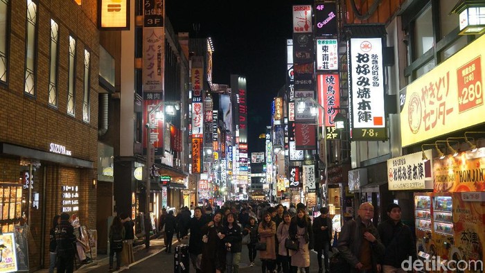 Kawasan Shinjuku Jepang