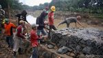 Usai Jebol dan Bikin Banjir, Tanggul Kali Bekasi Diperbaiki