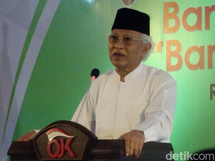 OJK, Gus Mus, Bank Wakaf Mikro di Rembang