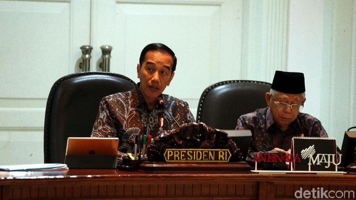 Presiden Jokowi menggelar rapat terbatas dengan para menteri dan kepala lembaga. Ratas tersebut membahas penanganan kasus kekerasan terhadap anak.