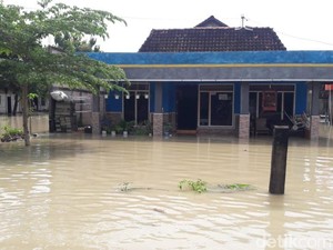 Bendungan Jebol Picu Banjir Grobogan, Ganjar: Perbaikan Tahun Depan