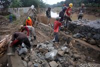 Usai Jebol Dan Bikin Banjir, Tanggul Kali Bekasi Diperbaiki