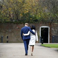 Kabar mengejutkan datang dari Pangeran Harry dan Meghan Markle di awal 2020. Mereka memutuskan untuk mundur dari anggota senior keluarga Kerajaan Inggris. Pangeran Harry dan Meghan Markle mengumumkan hal tersebut di akun resmi Instagram mereka, @sussexroyal. Selain mundur, mereka mempertegas akan membiayai hidup sendiri. (Foto: AP Photo/Alastair Grant)