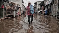 Cuaca ekstrem juga mengancam kawasan pesisir Jakarta Utara. Ancaman Rob terus menghantui warga. Pradita Utama/detikcom.