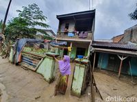 Kisah Erlina, Korban Banjir Pondok Gede Permai Tinggal Bersama Lumpur