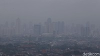 Badan Meteorologi, Klimatologi, dan Geofisika (BMKG) memprediksi cuaca di sebagian wilayah Ibu Kota akan terjadi hujan petir pada hari ini.
