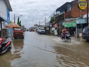 Diguyur Hujan 3 Jam, Pondok Ungu Permai Bekasi Tergenang