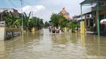 Kali Lamong Meluap, Rendam Rumah Warga di Gresik