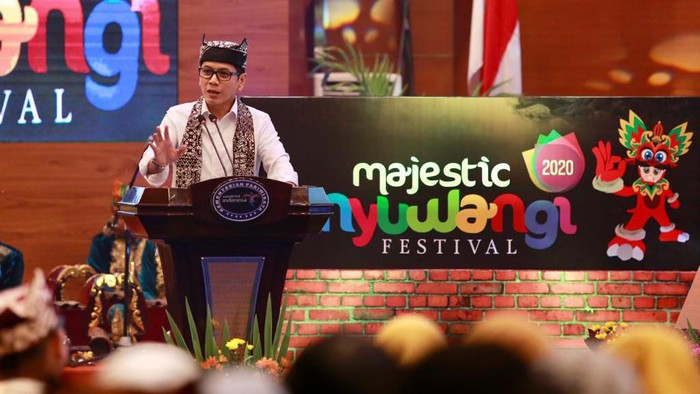 Geliat Banyuwangi dalam mengembangkan berbagai event pariwisata mendapat apresiasi dari Menteri Pariwisata dan Ekonomi Kreatif (Menparekraf) Wishnutama Kusubandio. Ia berjanji akan menggelar satu event super spektakuler di Banyuwangi.