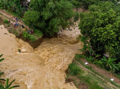 Tanggul Sungai Tuntang Jebol Ratusan Rumah di Demak Terendam