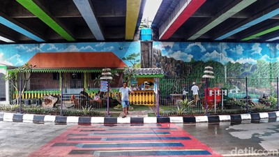 Santai Sejenak di Bale Joglo Jakbar