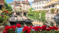 Colmar disebut-sebut sebagai salah satu desa terindah dunia. Bagaimana tidak, desa ini dilengkapi dengan kanal yang bersih dengan julukan La Petite Venice atau Venesia Mungil. (iStock)
