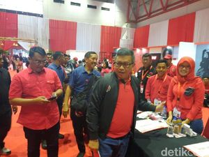 Hasto Kristiyanto Tiba di Arena Rakernas PDIP