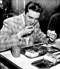 Meski Sudah Lama Tiada, Makanan Elvis Presley Tetap Digemari hingga Kini