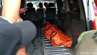 Sementara itu, salah seorang kerabat Benny si pemilik ruko, Venny, mengatakan keluarga tersebut bukan pemilik ruko. Benny hanya menyewa ruko itu untuk dijadikan tempat usaha. Dari data tim Damkar Makassar, kelima orang tewas terjebak kebakaran, yakni Monita (istri), Keysa (perempuan), Alda (perempuan), Edga (perempuan), dan Ilong (bayi laki-laki).