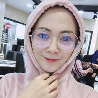 “Awalnya, saya hanya bisa berharap uang dari suami saya. Tapi sekarang sebagai streamer video game, kontrak kami bergantung pada penonton kami. Jika kami streaming setiap hari, Facebook akan menghubungi Anda untuk menjadikan Anda seorang mitra, imbuh Lynda Foto: Facebook