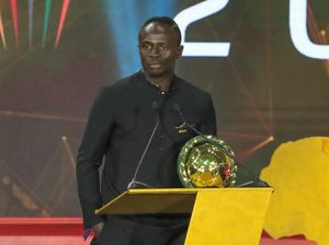 Sadio Mane: Anak Imam Masjid, Rajin Sholat, Jadi Pemain Terbaik Afrika 2019