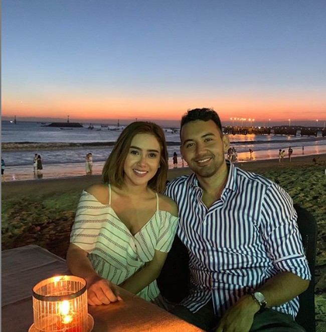 Cita Citata mengakhiri hubungannya dengan Roy Geurts yang merupakan Warga Negara Asing (WNA) pada Juli 2020. Padahal persiapan pernikahannya sudah 100%. Sebelumnya, pedangdut ini sempat memamerkan momen ketika Roy melamarnya di Belanda.  Foto: Instagram @rygrts