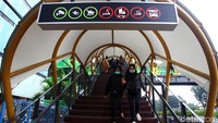 JPO yang sempat roboh pada 2016, telah selesai dibangun kembali.