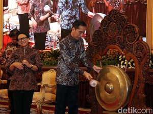 Minta Gencarkan Diplomasi Ekonomi, Jokowi Ancam Copot Dubes Tak Berprestasi