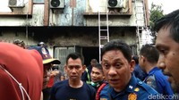 Kepala Bidang Operasi Damkar Makassar Hasanuddin mengatakan kelima korban ditemukan di lantai 2 ruko. Mereka terjebak saat api membesar. Para korban ditemukan di beberapa tempat yang berbeda, yaitu di kamar mandi, di depan kamar mandi, dan 3 korban lainnya ditemukan di dalam kamar tidur.