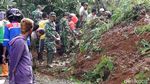 Alat Berat Dikerahkan untuk Buka Akses ke Dieng Usai Longsor