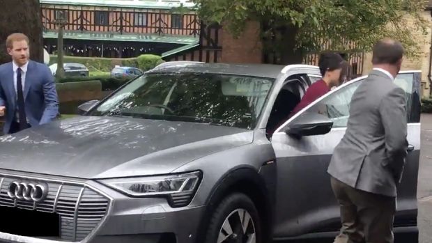Pangeran Harry dan Audi E-Tron 55