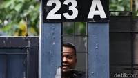 Komisioner KPU Ilham Saputra pun membenarkan kabar terkait KPK melakukan penyegelan terhadap ruang kerja dan rumah dinas Wahyu Setiawan.