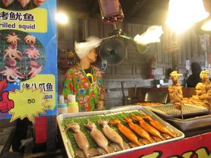 4 Rekomendasi Wisata Belanja di Thailand