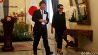 Untuk memperkuat keamanan di Natuna pemerintah berencana untuk membangun pangkalan militer di sana.