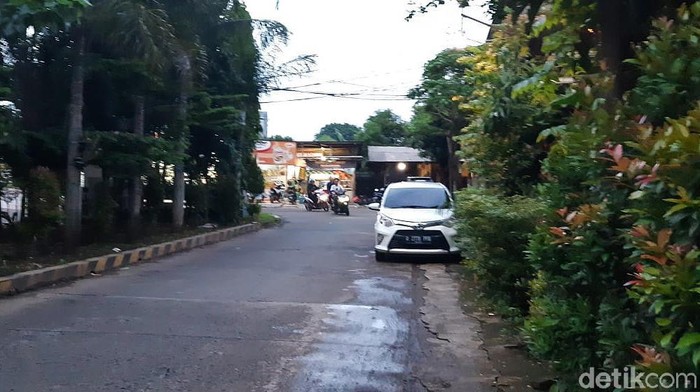 Pemerintah Kota Depok mengajukan Rancangan Peraturan Daerah (Raperda) tentang Penyelenggaraan Bidang Perhubungan. Salah satu isinya mengatur kepemilikan garasi bagi pemilik kendaraan roda empat.