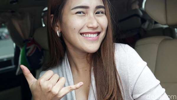 Pose Baru Ayu Ting Ting Pose Baru Ayu Ting Ting